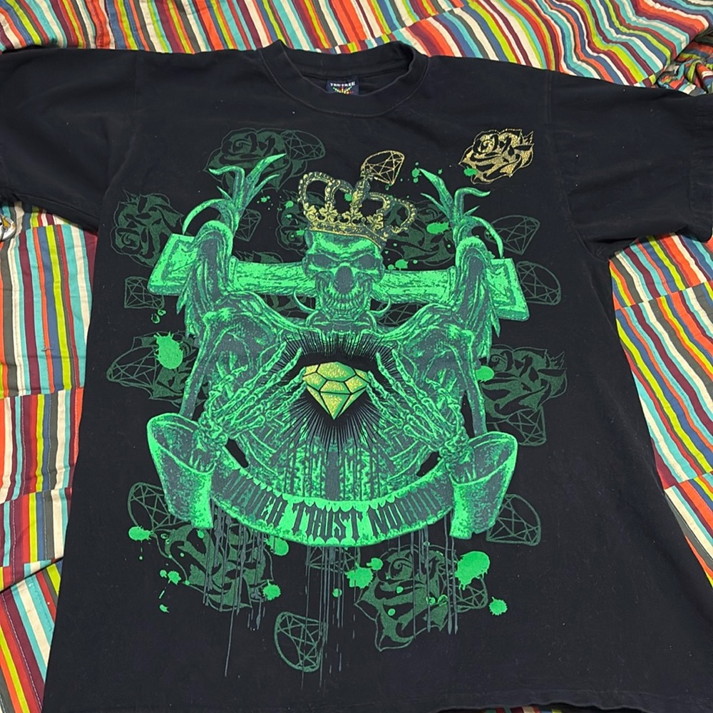 vintage graphic logo never trust nobody Tee, black green, nice size large